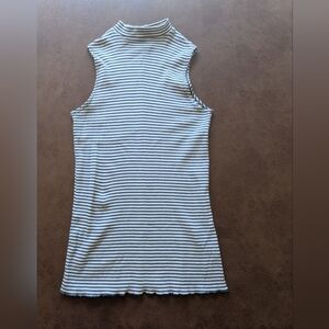 Sleeveless Turtleneck